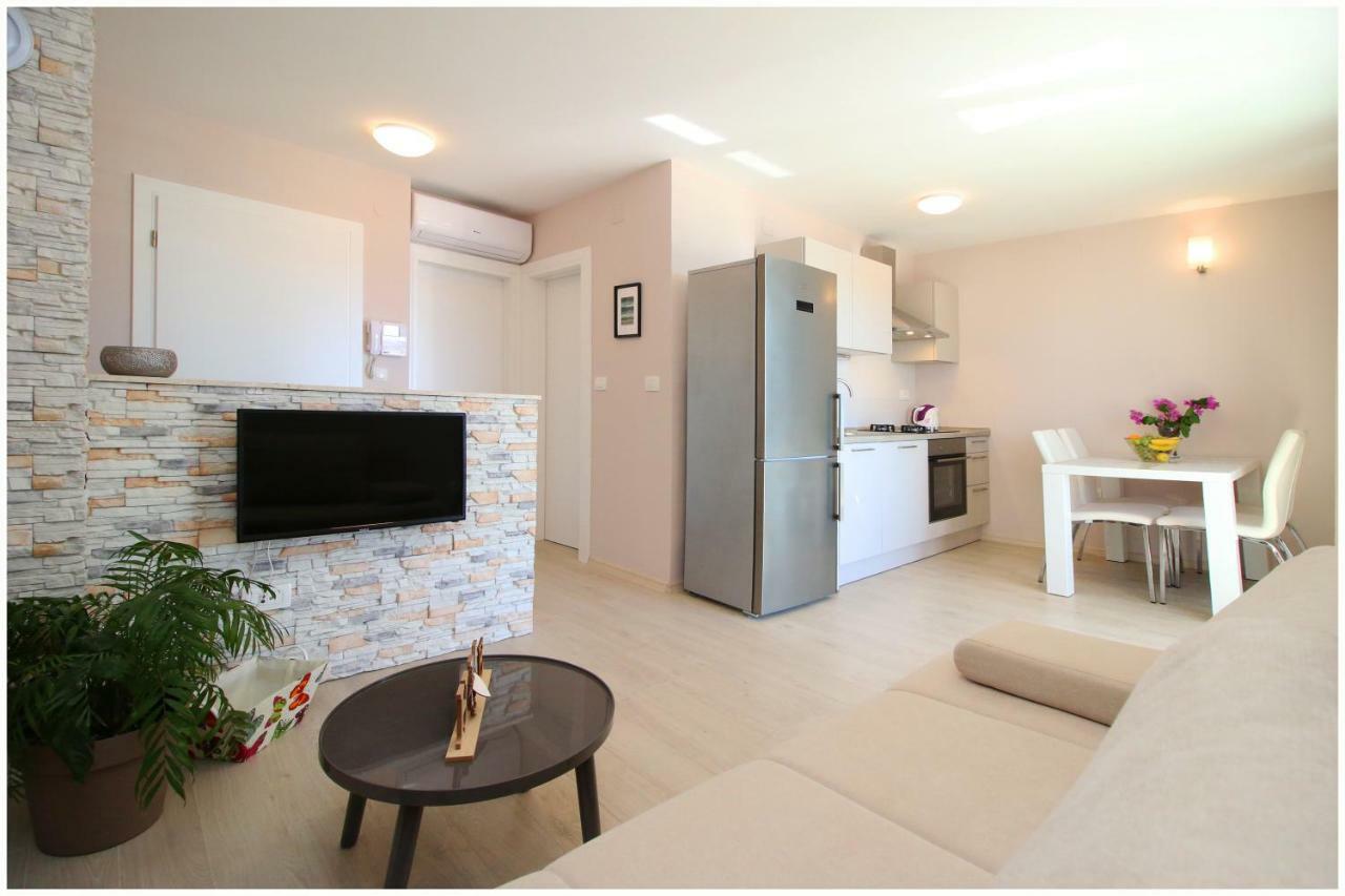 Apartments Silver Beauty ロゴズニッツァ エクステリア 写真